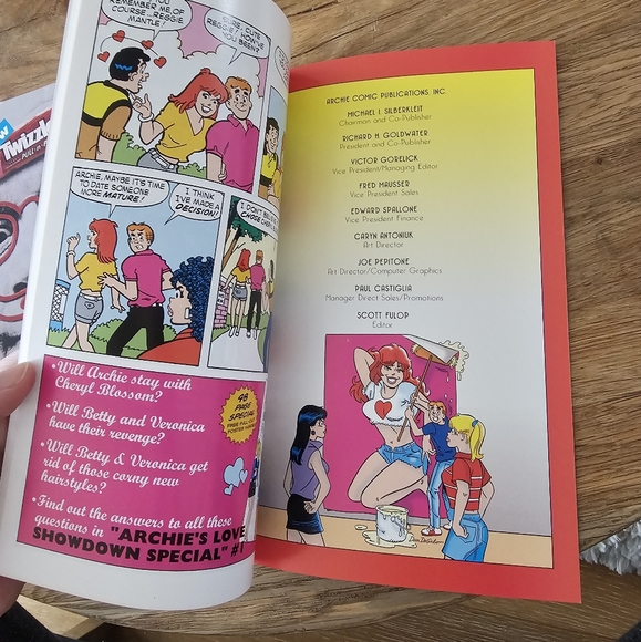 Archie Comics The Love Showdown Collection + Special No. 1 - Picture 6 of 6